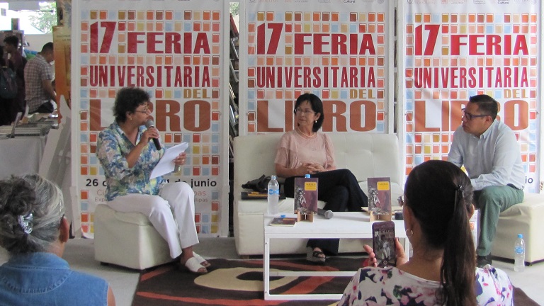 Feria Universitaria del Libro un espacio abierto para presentaciones literarias.
