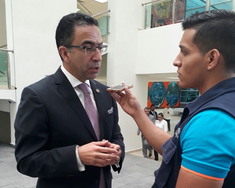 Entrevista con el senador de Puebla durante el Primer Informe de Gobierno de Tamaulipas