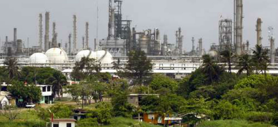 Preocupa reconfiguración de la refineria Francisco I. Madero; se debe contratar personal nacional