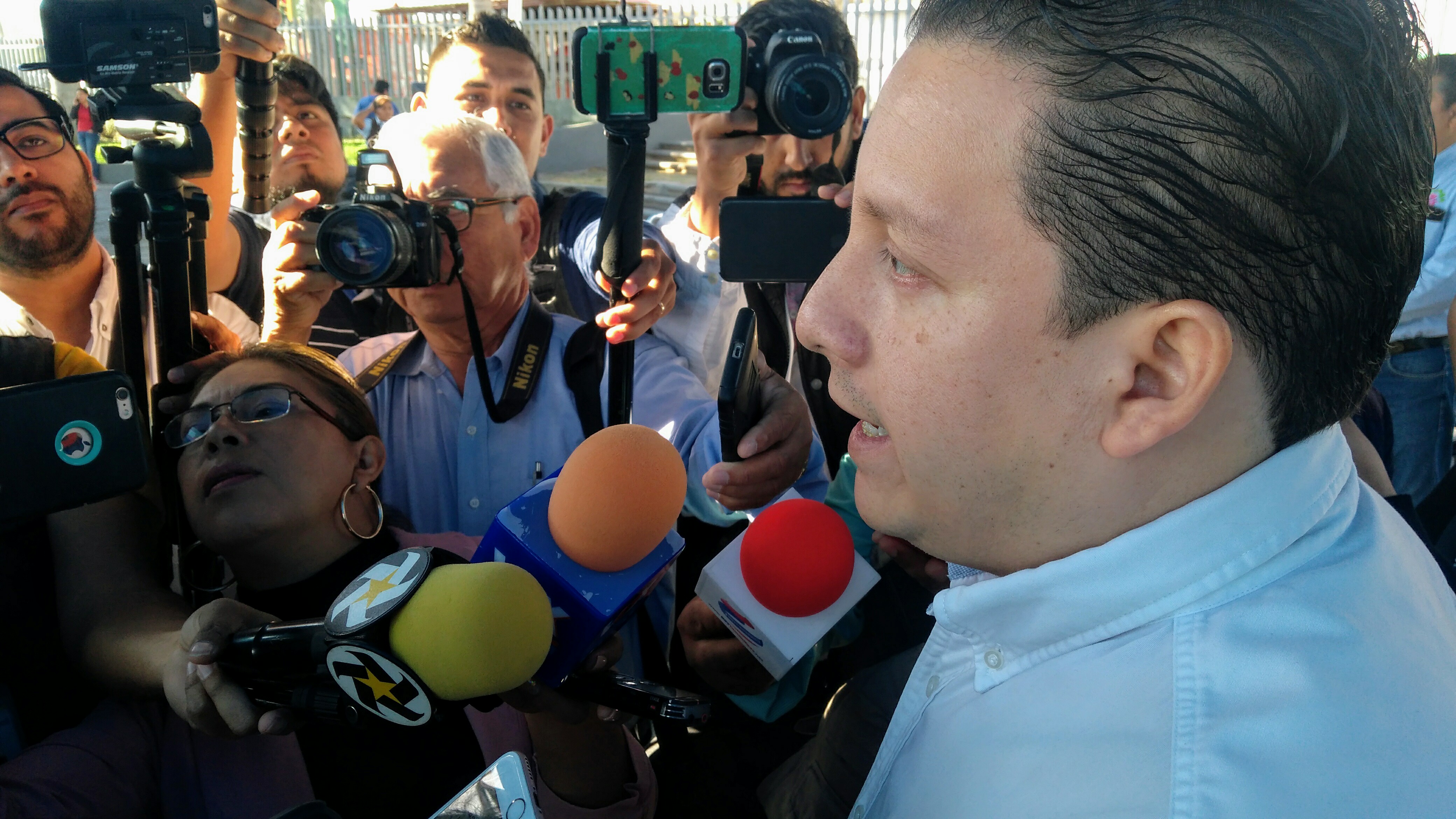 Hospital General contrataran a especialistas